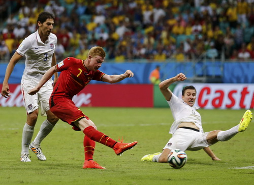 De Bruyne mở tỉ số ph&uacute;t 95 cho Bỉ