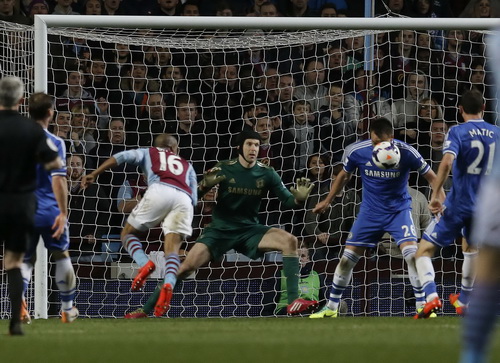 Fabian Delph ghi bàn duy nhất cho đội chủ sân Villa Park