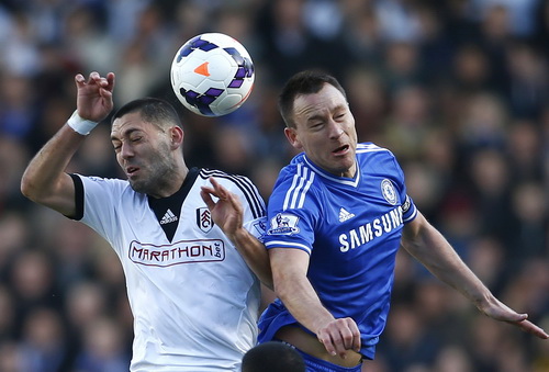 Arsenal chìm nghỉm ở “đất dữ” Britannia, Chelsea vững ngôi đầu