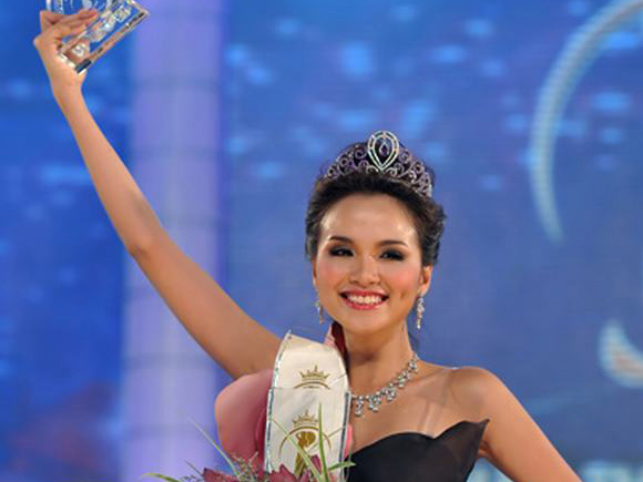 Diễm Hương khai báo không trung thực