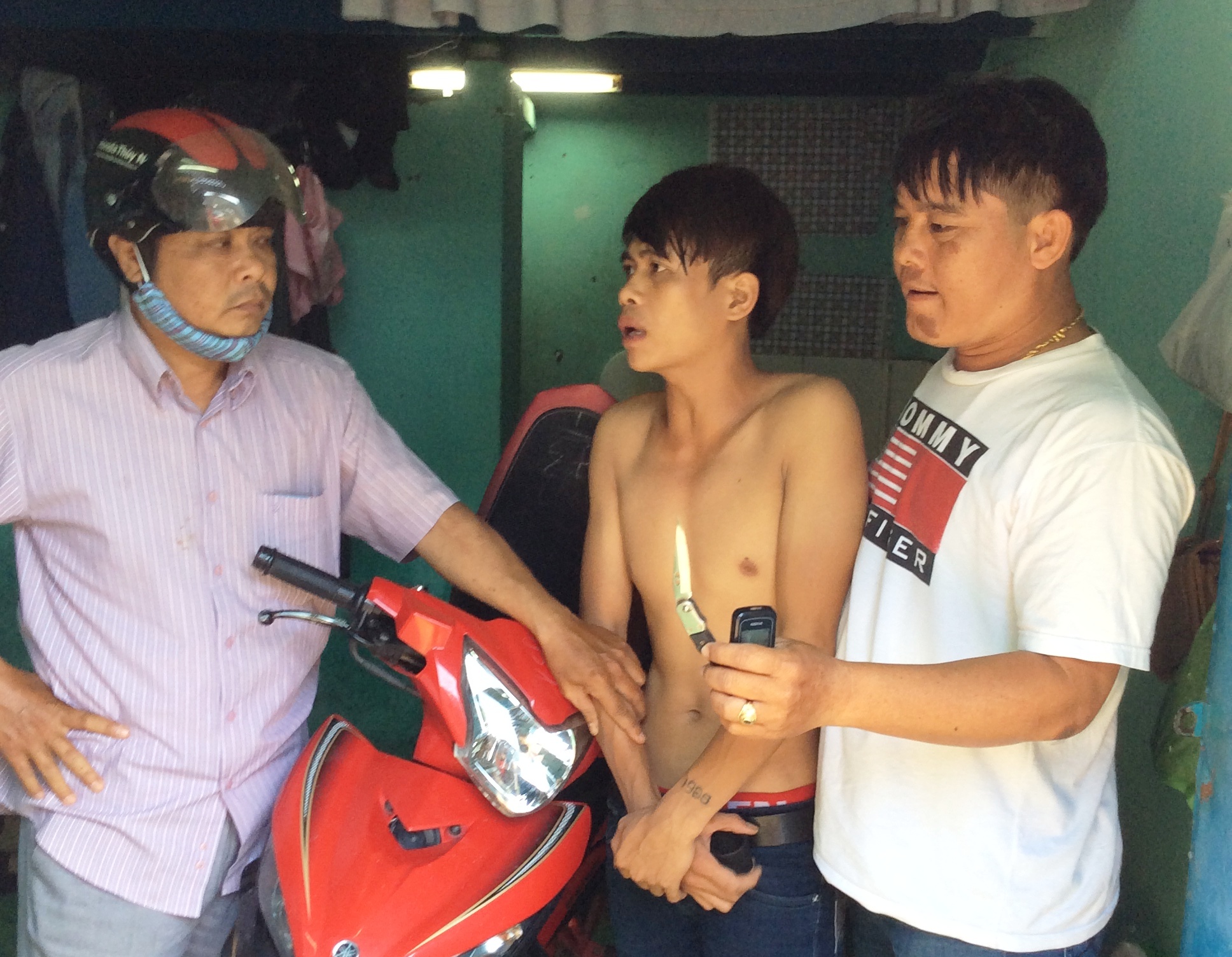 Thua độ, trộm xe, bị “hiệp sĩ” bắt nóng