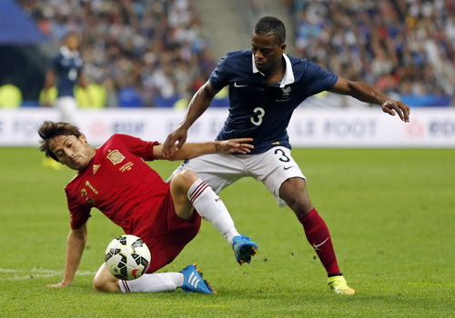 Kungfu huyền ảo, Patrice Evra bị đuổi khỏi Marseille - Ảnh 5.