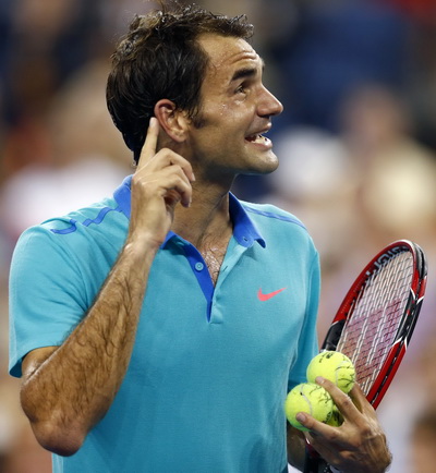Roger Federer tốc h&agrave;nh v&agrave;o v&ograve;ng trong
