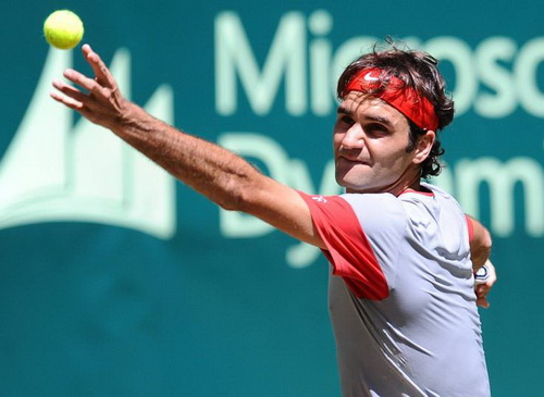 Federer nhẹ nhàng vào bán kết