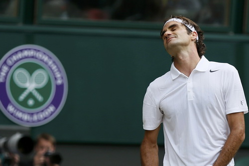 Federer có những thời khắc tưởng chừng chấp nhận thua sớm