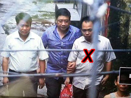 Tướng Chung "mặt đối mặt" thuyết phục kẻ bắt thả con tin như thế nào?