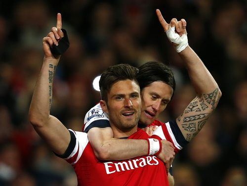 Ngược dòng đánh bại West Ham, Arsenal trở lại Top 4