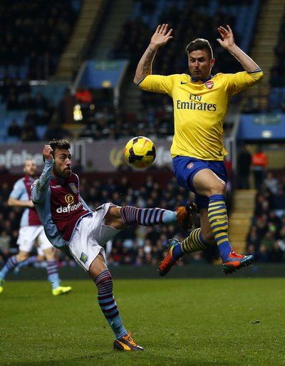 Giroud trở lại và ghi bàn, Arsenal giành chiến thắng