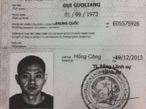 Khách Trung Quốc cúi đầu nhận tội ăn cắp trên máy bay VNA