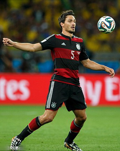 Mats Hummels tromg màu áo tuyển Đức