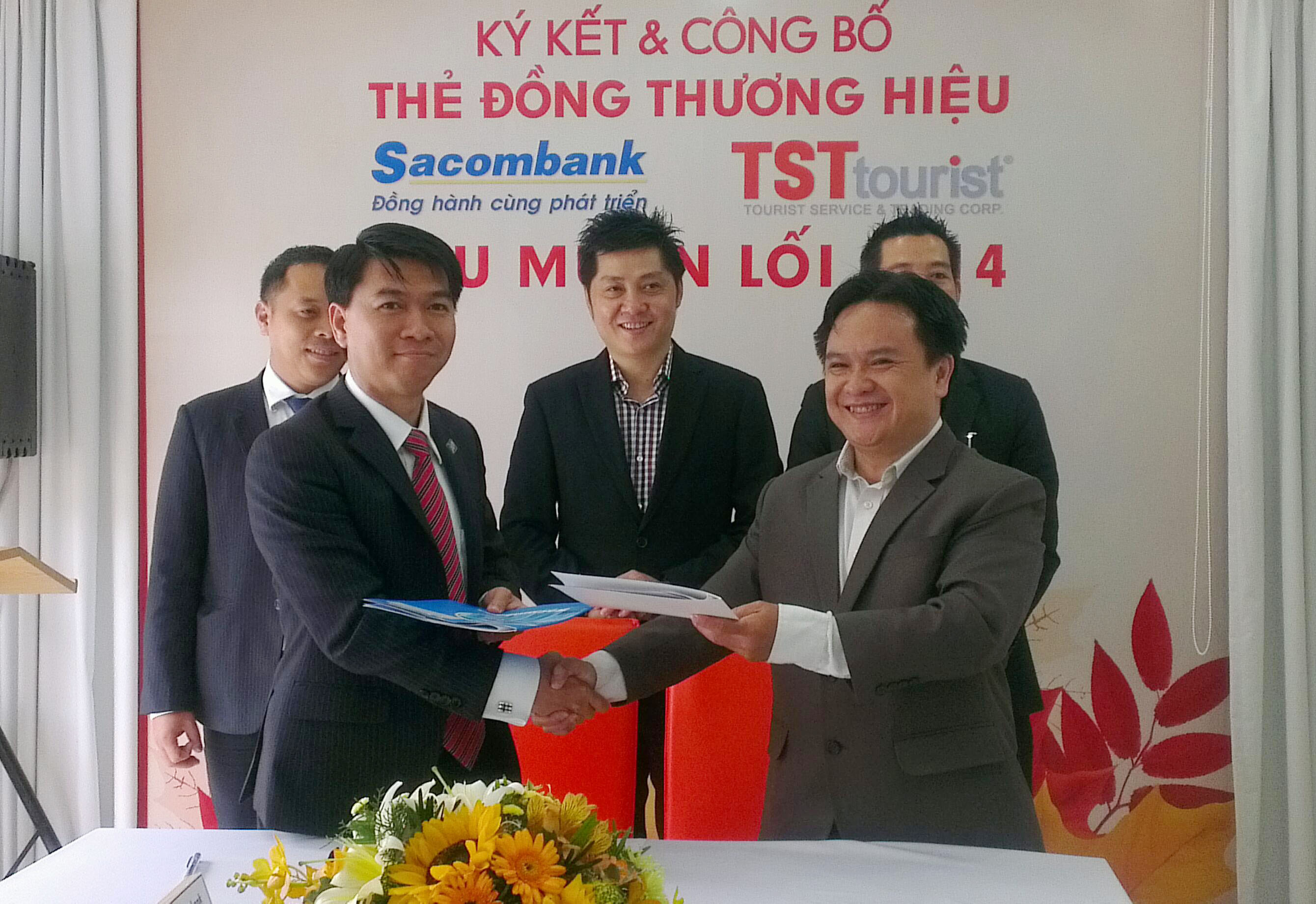 Thêm nhiều tiện ích từ thẻ đồng thương hiệu Sacombank - TST tourist