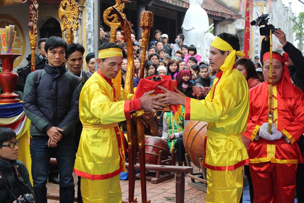 d&acirc;ng hịch MInh Thề l&ecirc;n thần linh