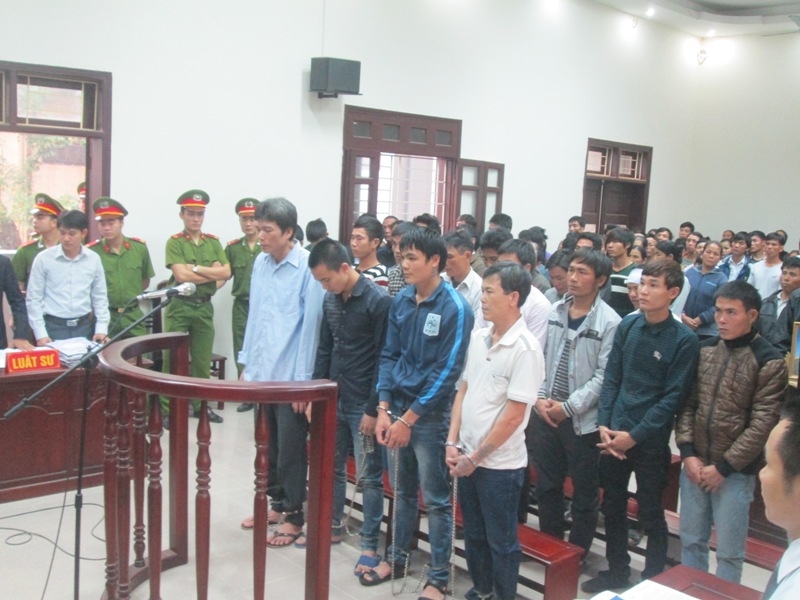 Vụ hỗn chiến vì ngao: Trả hồ sơ, yêu cầu điều tra bổ sung