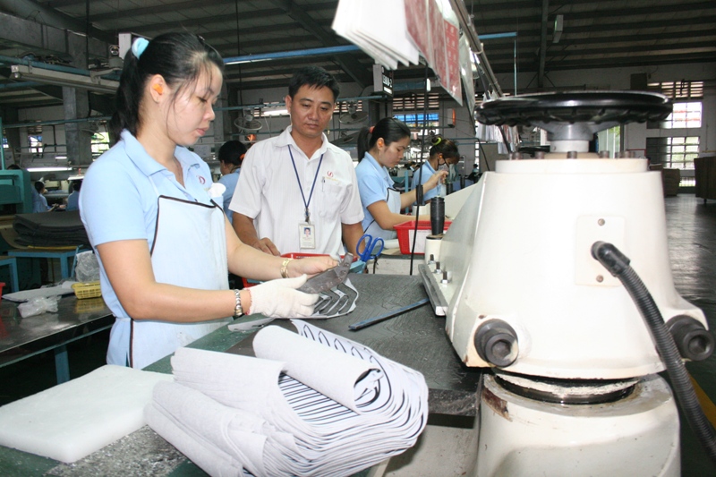 C&ocirc;ng nh&acirc;n C&ocirc;ng ty Việt Nam Samho lu&ocirc;n tạo điều kiện cho c&ocirc;ng nh&acirc;n r&egrave;n nghề, ổn định thu nhập