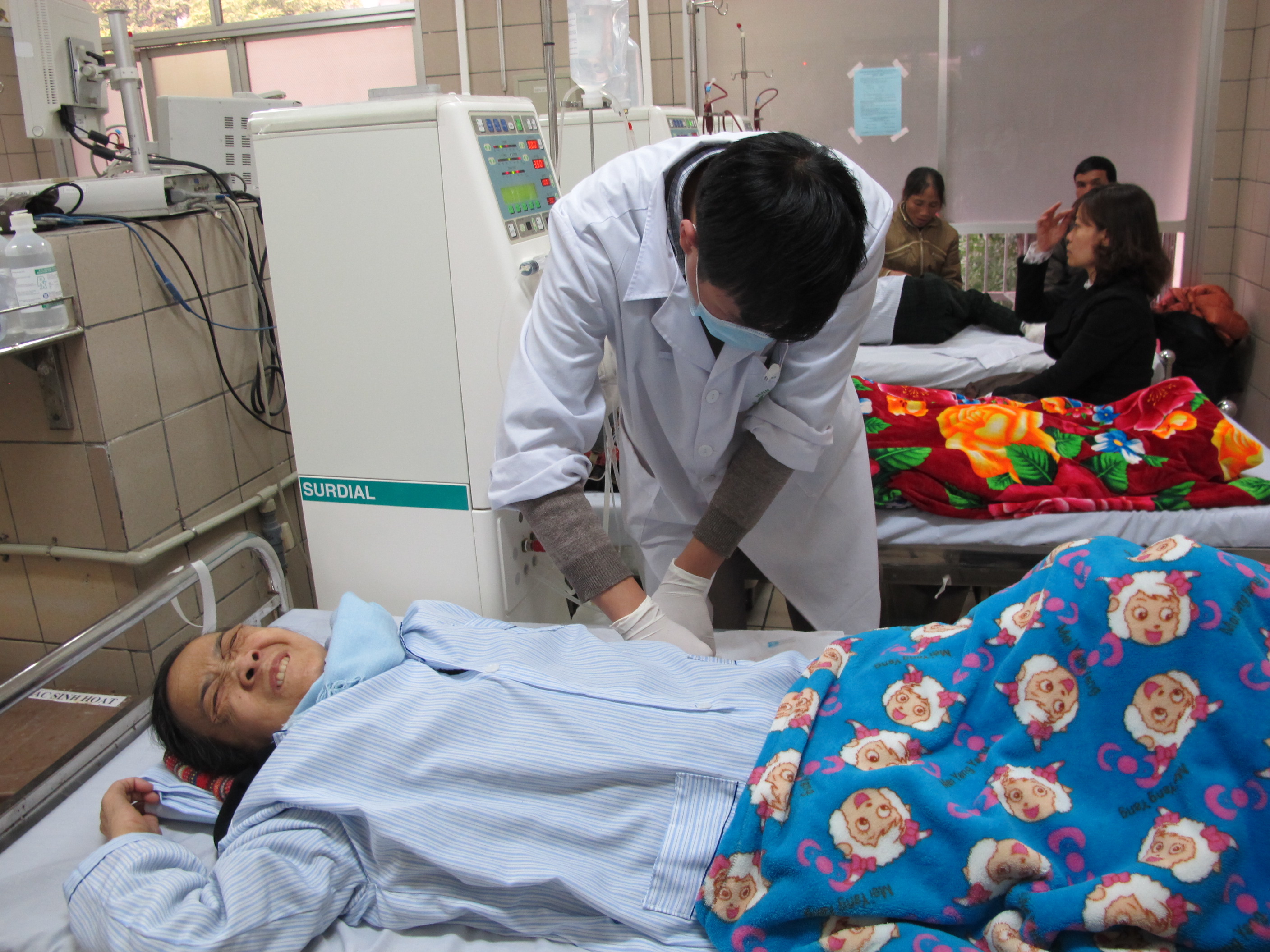 B&aacute;c Đặng Th&agrave;nh Nh&acirc;m, 66 tuổi ở H&agrave; Nội m&ugrave;ng 2 tết n&agrave;y sẽ phải c&oacute; mặt ở Khoa Thận nh&acirc;n tạo (BV bạch Mai) để chạy thận chu kỳ