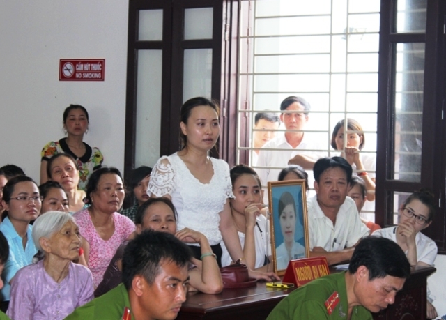 Người nh&agrave; nạn nh&acirc;n phẫn nộ trước h&agrave;nh vi t&agrave;n nhẫn của ch&agrave;ng rễ qu&yacute;