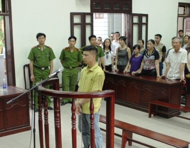 Giáo viên trường lái đâm chết vợ đang mang thai 8 tháng