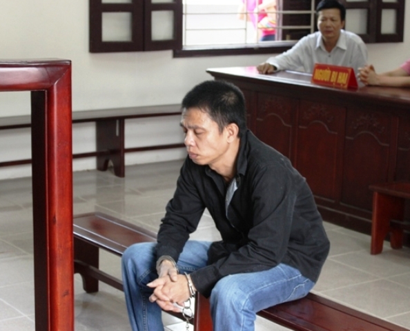 Nhờ giả chết nên thoát khỏi tay tên giết người