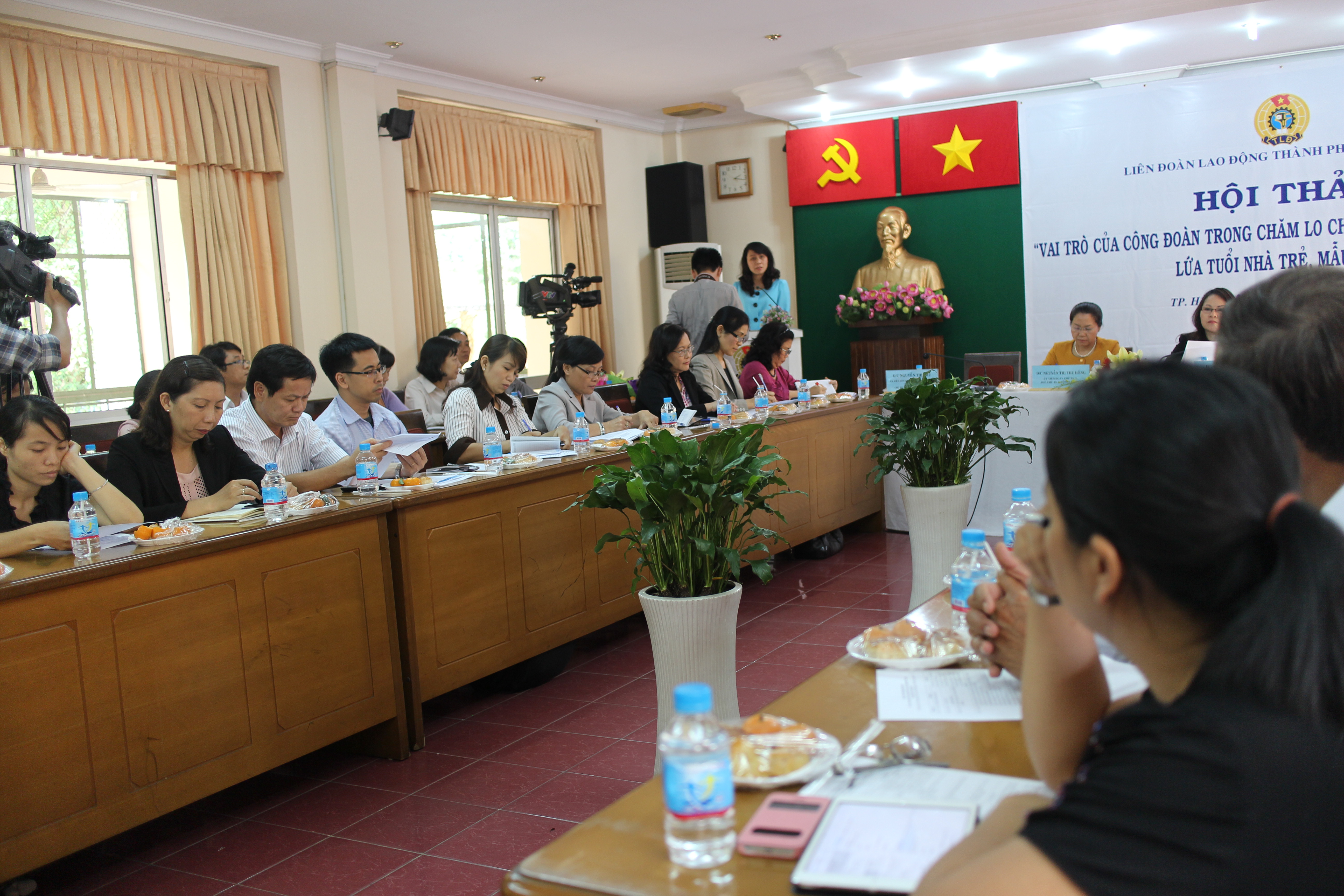 C&aacute;c đại biểu tham gia hội thảo