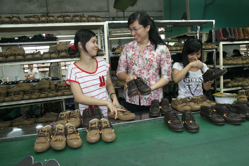 B&agrave; Phan Thị Minh Thu, Chủ tịch CĐ C&ocirc;ng ty T&iacute;ch Hanh (quận B&igrave;nh T&acirc;n, TP HCM) l&agrave; một c&aacute;n bộ nữ c&ocirc;ng ti&ecirc;u biểu tại TP HCM