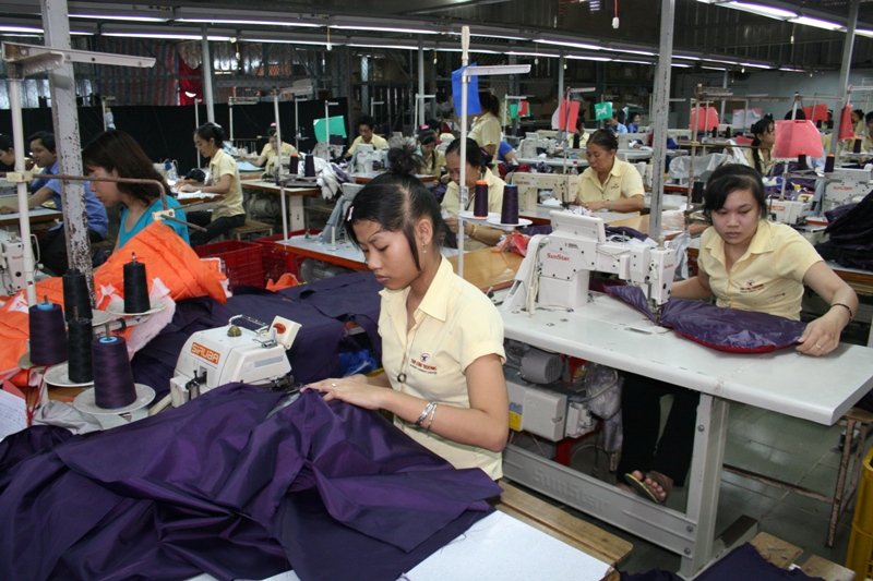 Ngày 13-5 sẽ giải quyết chế độ cho người lao động