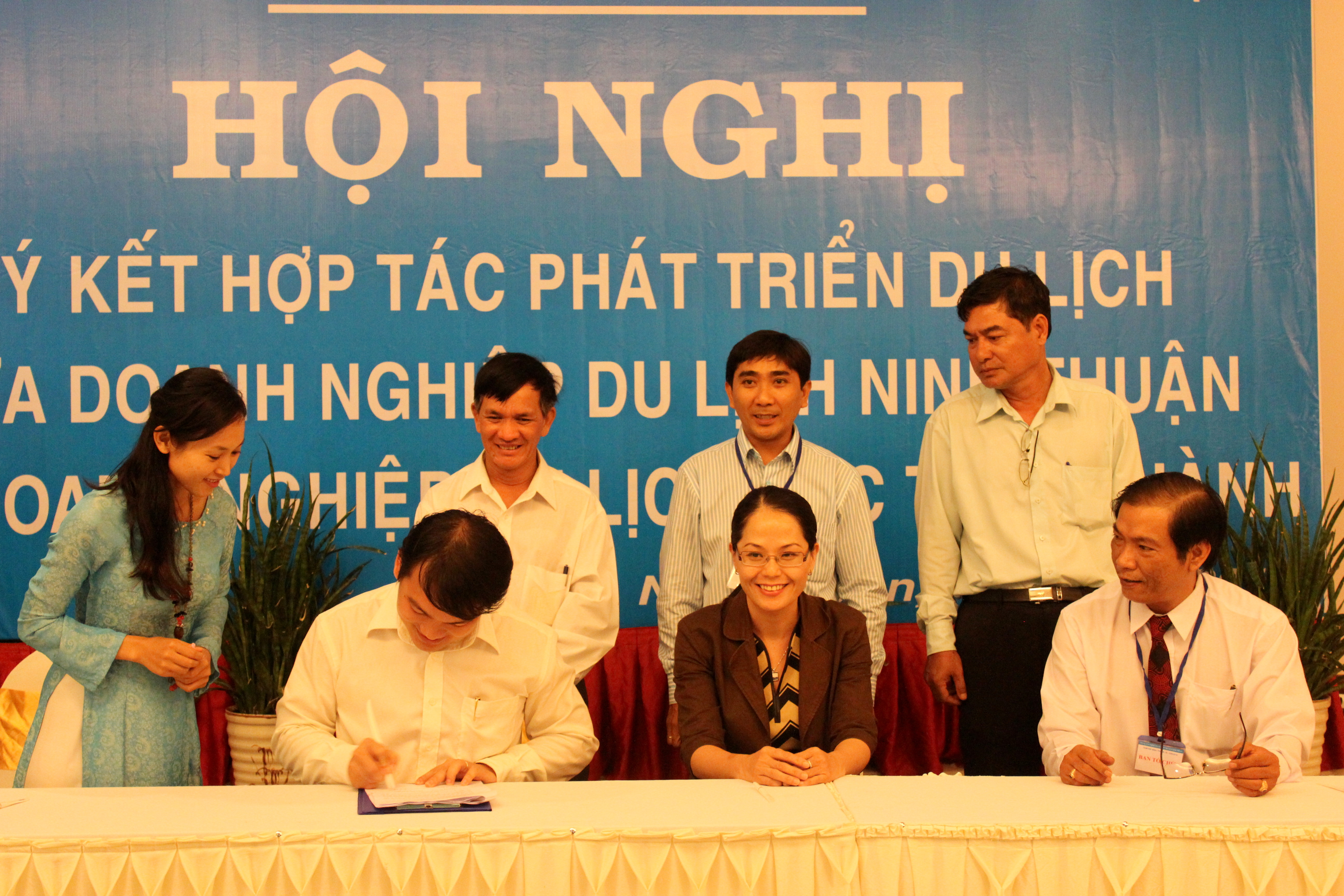 K&yacute; kết hợp t&aacute;c ph&aacute;t triển du lịch giữa Trung t&acirc;m x&uacute;c tiến du lịch