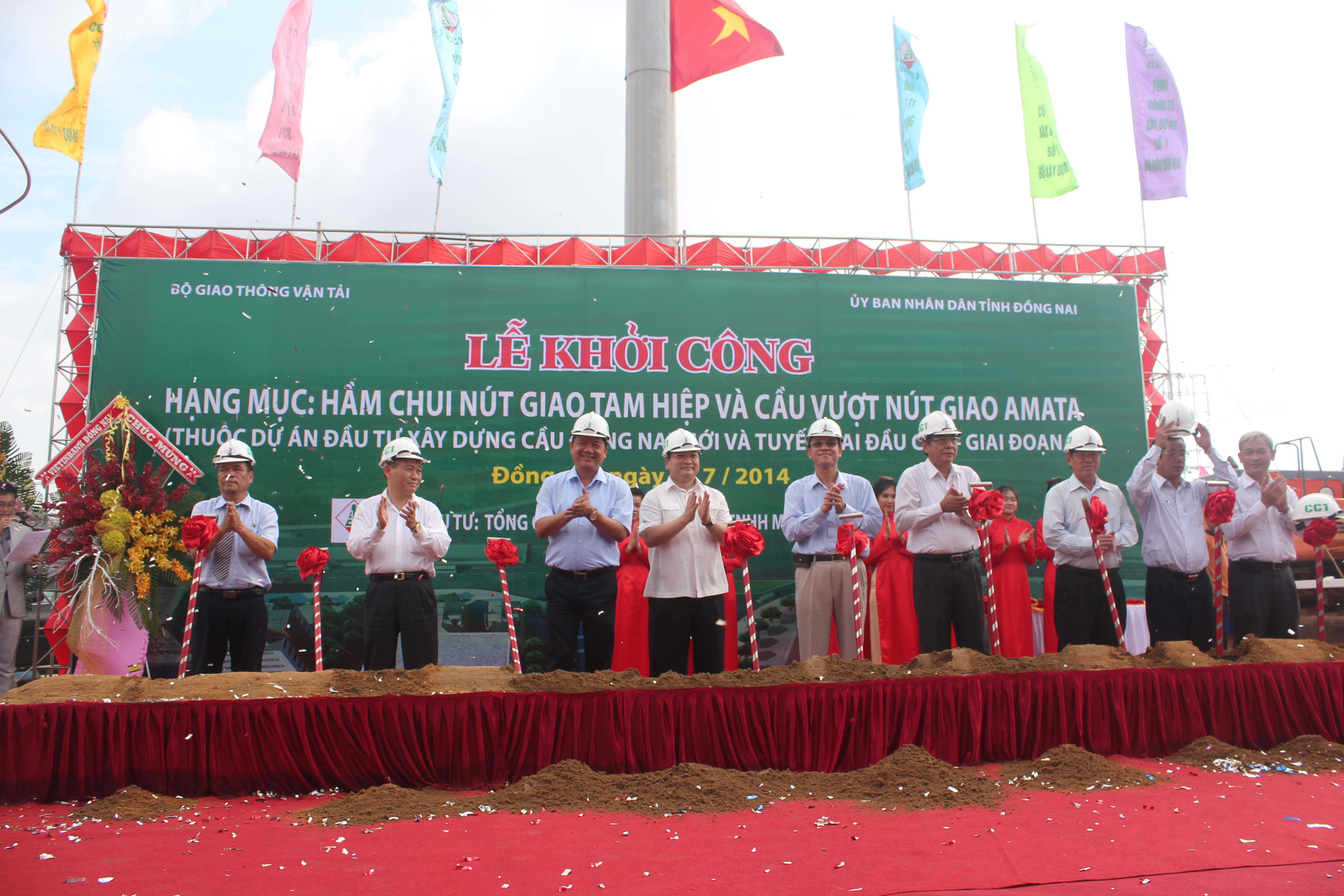 Thông xe cầu Hóa An, xây cầu vượt Amata và hầm chui Tam Hiệp
