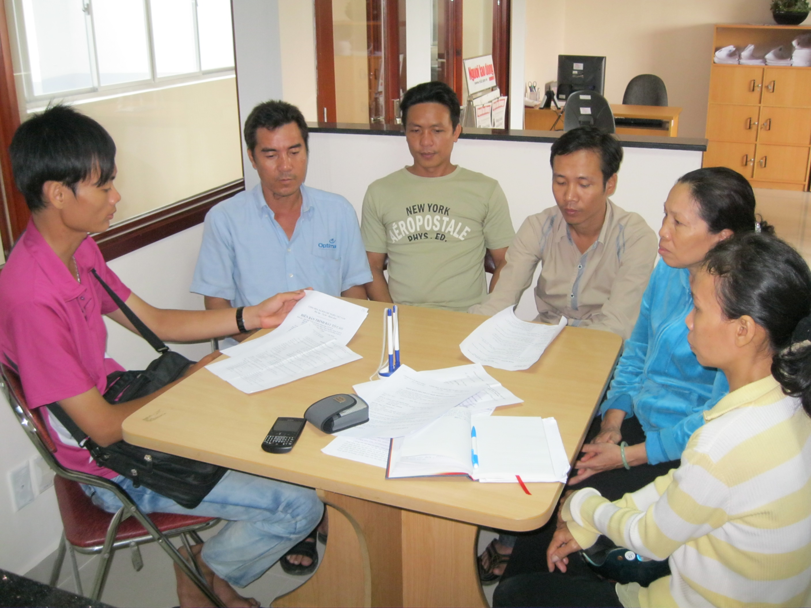 Thua thiệt vì “mù” luật