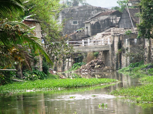 Nắng nóng rủ nhau tắm sông, 2 học sinh chết đuối
