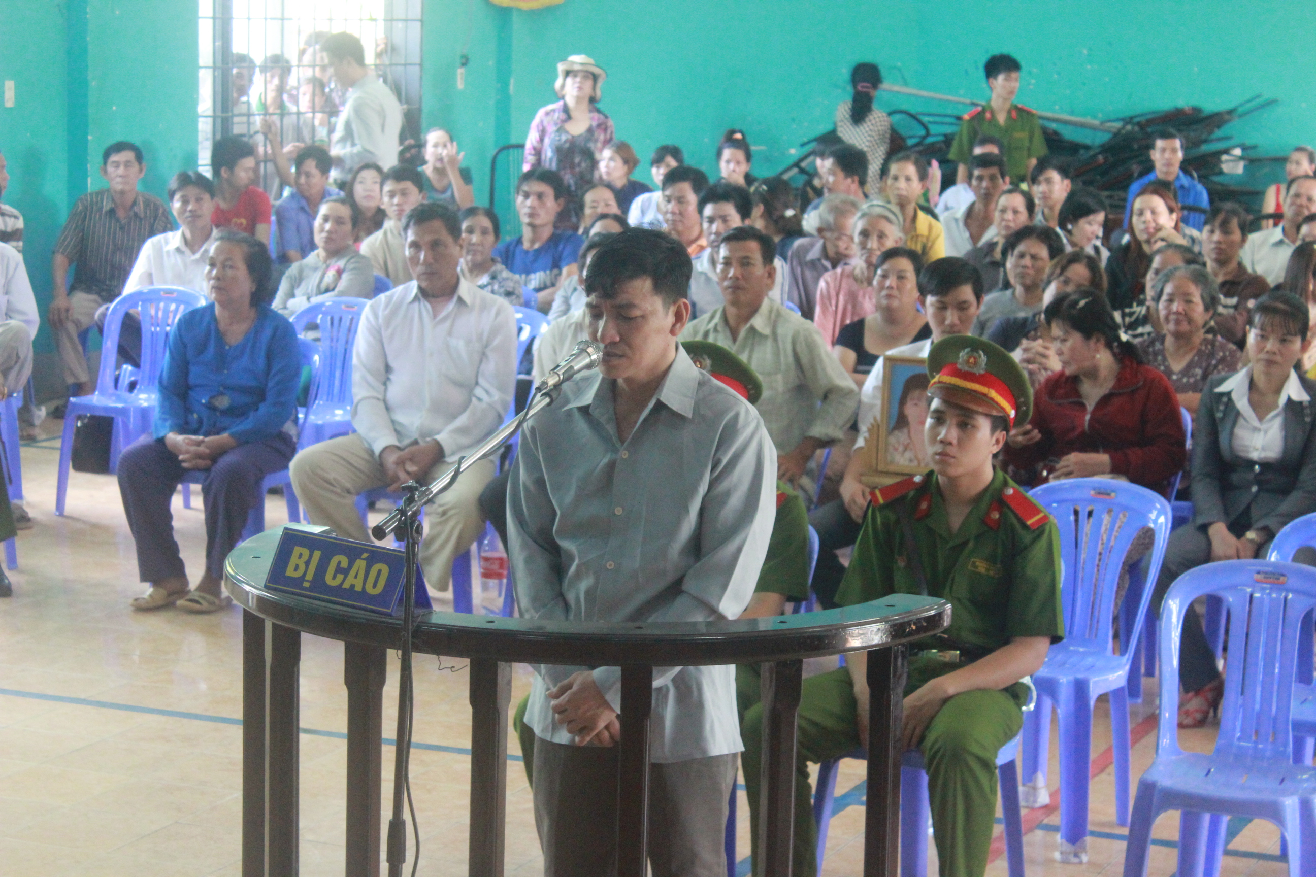 Giết vợ vì bị đòi ly dị