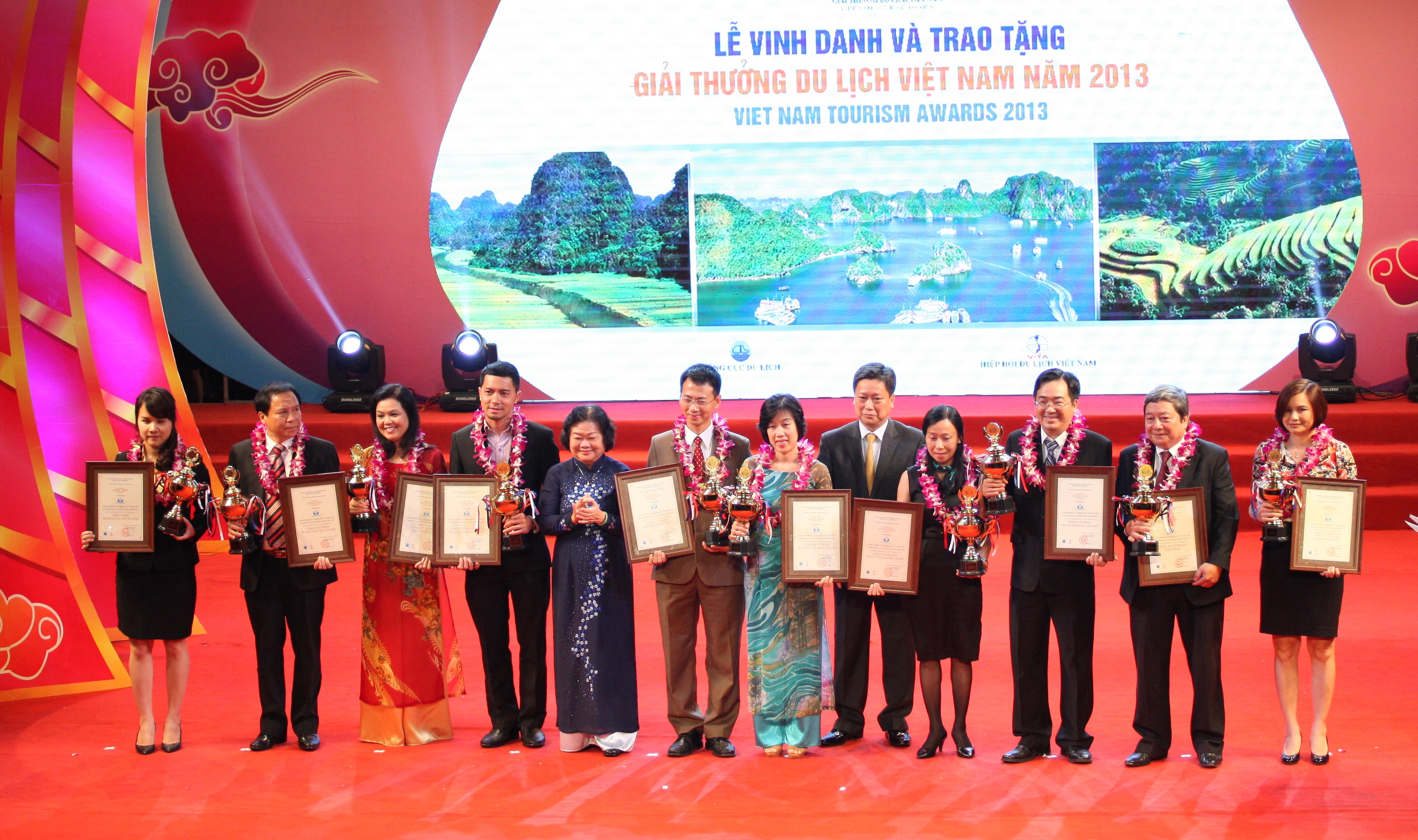 Tri ân khách hàng nhân dịp TST tourist đón nhận giải thưởng cao quý ngành Du lịch Việt Nam