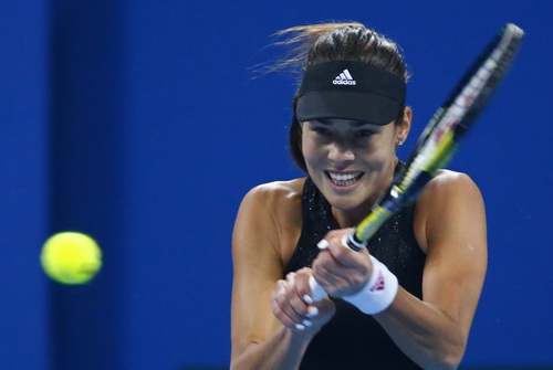 Ana Ivanovic không thắng nổi ở cuộc mỹ nhân đại chiến với Sharapova