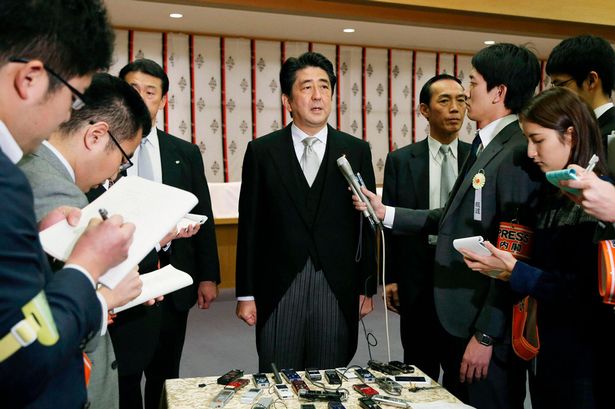 Triều Ti&ecirc;n gọi Thủ tướng Shinzo Abe l&agrave; Hitler ch&acirc;u &Aacute;. Ảnh: Reuters
