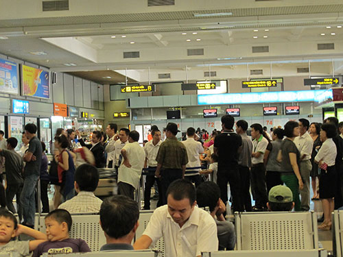 Hơn 6.000 hành khách Vietnam Airlines bị chậm, hủy chuyến