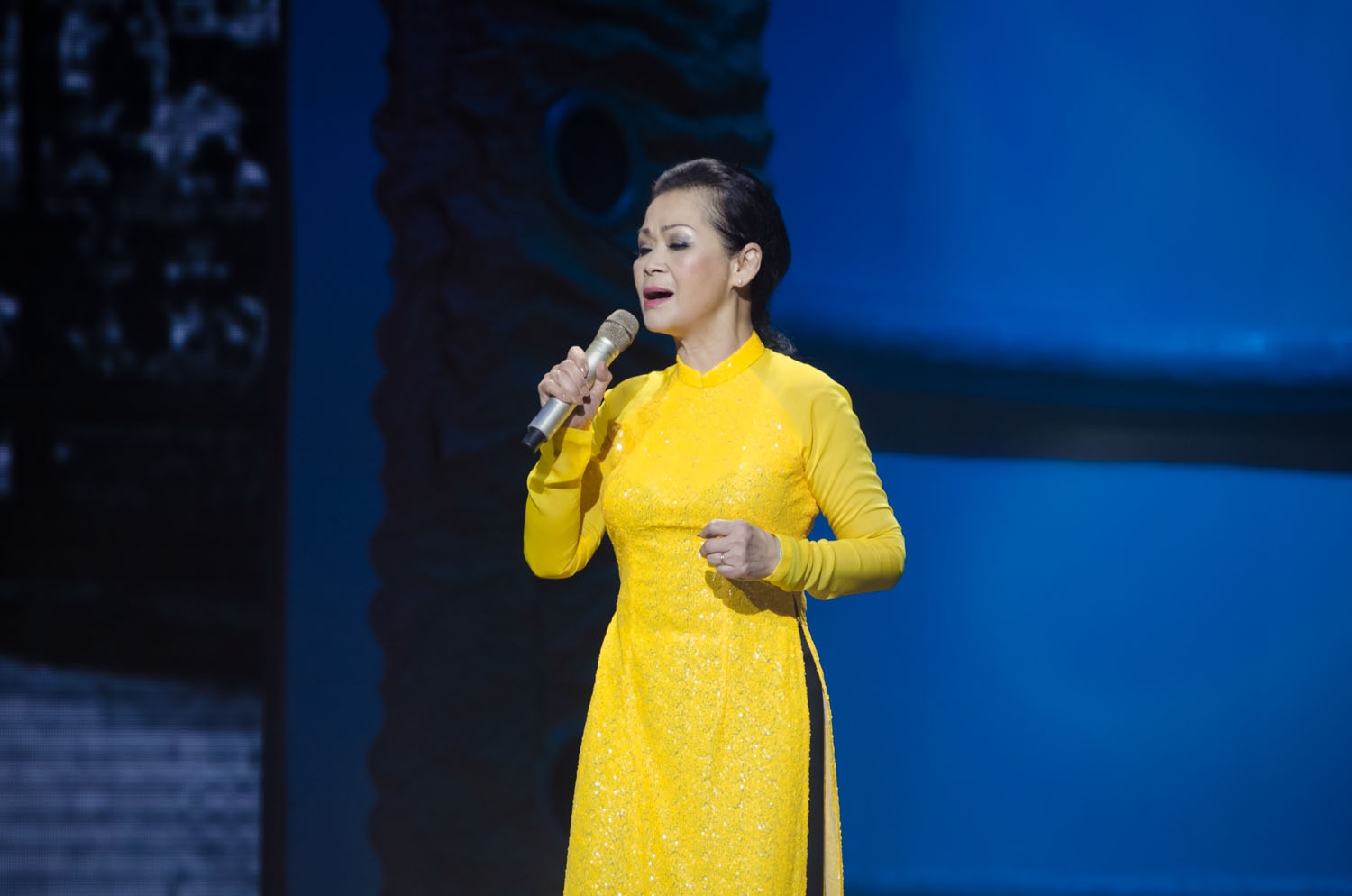 Kh&aacute;nh Ly cho hay lần đứng tr&ecirc;n s&acirc;n khấu n&agrave;y cũng c&oacute; thể coi l&agrave; lễ &ldquo;thượng thọ&rdquo; cho tuổi 70 của b&agrave;