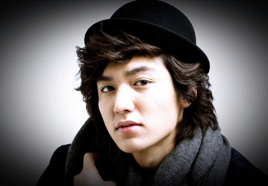“Fan” Trung Quốc xây thư viện cho Lee Min Ho