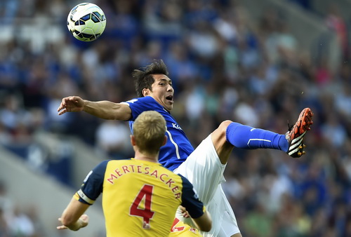 Leomadro Ulloa gỡ hòa cho Leicester