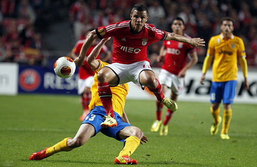 Bán kết Europa League: "Bà đầm già" Juve thua trên đất Bồ