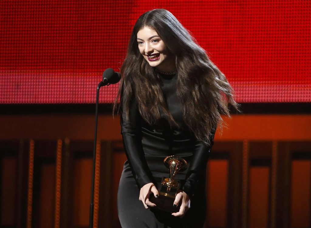Lorde ngại ng&ugrave;ng nhận giải Tr&igrave;nh diễn pop solo xuất sắc nhất