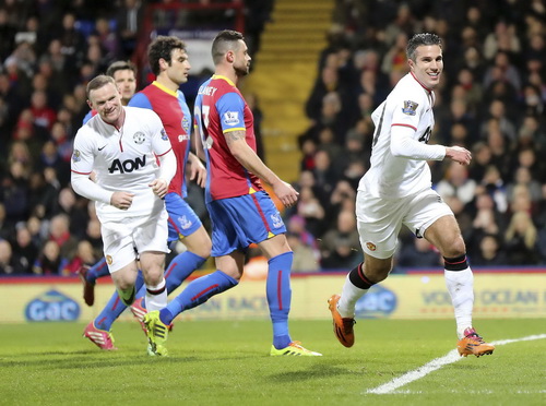 Sẽ có cuộc chiến quyền lực giữa Van Persie và Wayne Rooney?