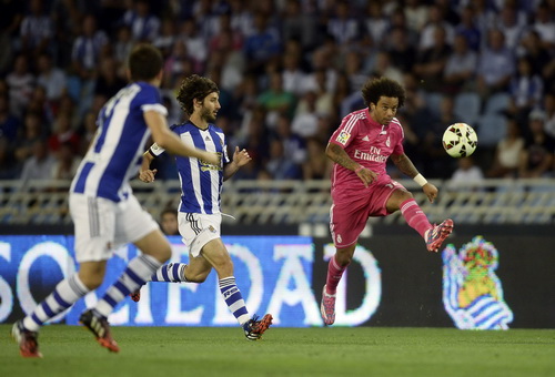 Marcelo đi bóng tấn công, Real sớm nắm lợi thế trận đấu