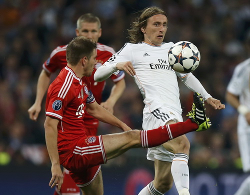 Bayern Munich sớm chiếm thế áp đảo từ đầu trận