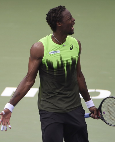 Gael Monfils chiến thắng trong sự cổ vũ của khán giả