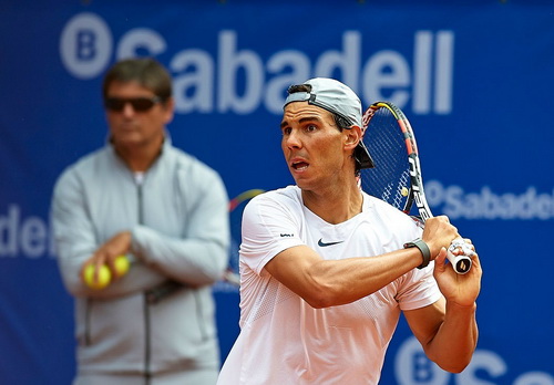 Hạt giống số 1 Rafa Nadal xuất trận trong ngày 23-4