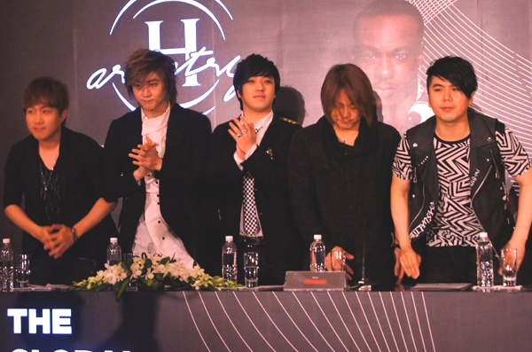 Ban nhạc rock H&agrave;n Quốc Nemesis cũng tham gia đ&ecirc;m nghệ thuật H-Artistry
