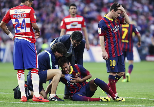 Neymar dính chấn thương