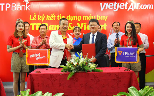 Ngân hàng Tiên Phong cung cấp tín dụng máy bay