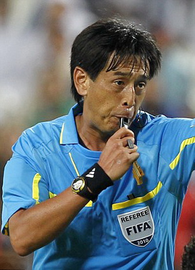 Trọng tài Yuichi Nishimura