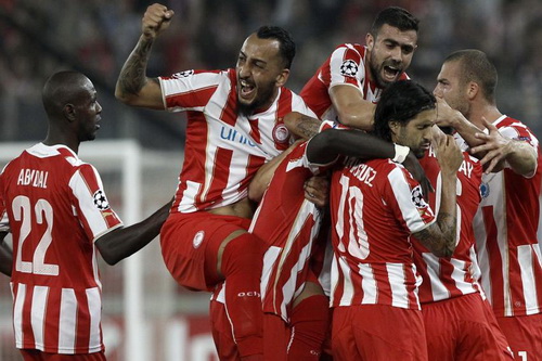 Olympiakos hạ gục á quân Atletico Madrid trên sân nhà Athens