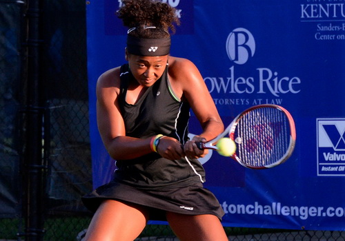 Naomi Osaka phá vỡ kỷ lục về thu nhập cá nhân của đàn chị Serena Williams - Ảnh 1.